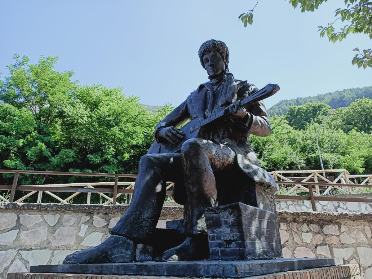 Poggio BustoneMusica E Poesia Da Battisti Ida别墅 外观 照片